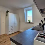 Appartamento Sanierte Altbauwohnung Mit Arbeitszimmer & Parkplatz Am Rhein