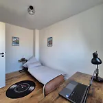 Appartamento Sanierte Altbauwohnung Mit Arbeitszimmer & Parkplatz Am Rhein