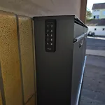 Sanierte Altbauwohnung Mit Arbeitszimmer & Parkplatz Am Rhein Appartamento *