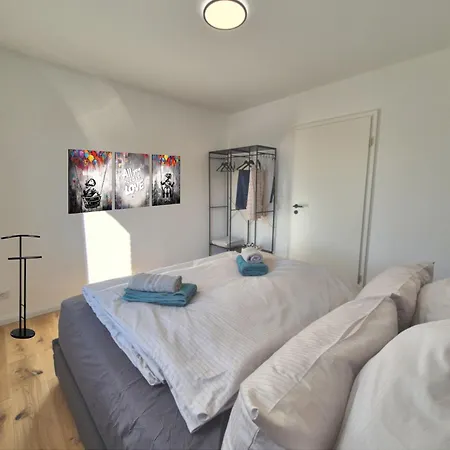 Apartament Sanierte Altbauwohnung Mit Arbeitszimmer & Parkplatz Am Rhein *