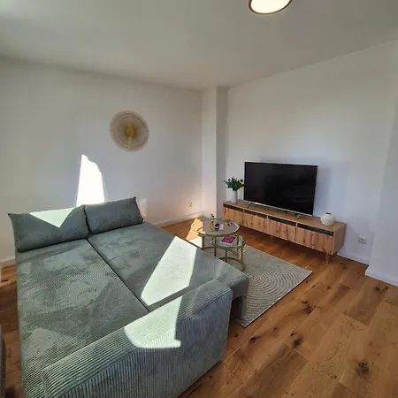 Sanierte Altbauwohnung Mit Arbeitszimmer & Parkplatz Am Rhein Apartament Koblencja