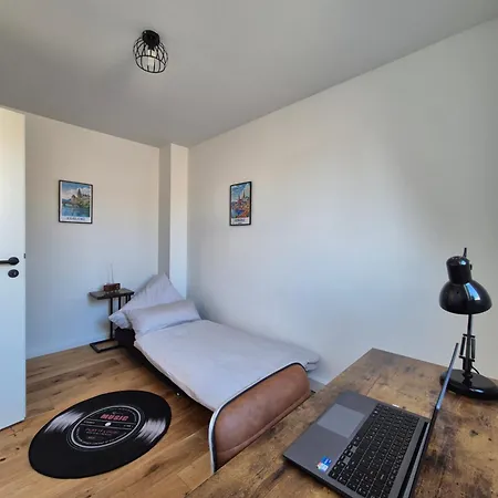 Lejlighed Sanierte Altbauwohnung Mit Arbeitszimmer & Parkplatz Am Rhein