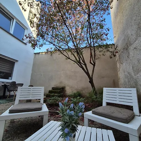 Apartament Sanierte Altbauwohnung Mit Arbeitszimmer & Parkplatz Am Rhein Koblencja