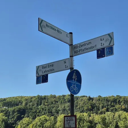Sanierte Altbauwohnung Mit Arbeitszimmer & Parkplatz Am Rhein Lejlighed Koblenz (Rhineland-Palatinate)