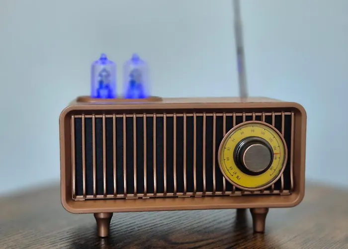 Sanierte Altbauwohnung Mit Arbeitszimmer & Parkplatz Am Rhein コブレンツ