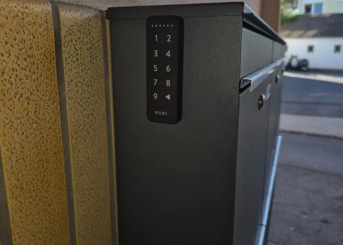 Sanierte Altbauwohnung Mit Arbeitszimmer & Parkplatz Am Rhein アパート *